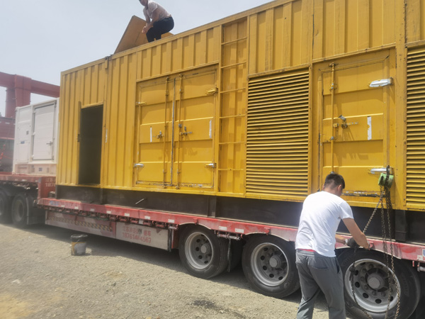 东丽除了负载情况和发动机维护，还有哪些因素会影响 200kw 柴油发电机的油耗？