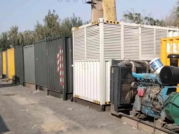 东丽200KW柴油发电机机组每小时油耗是多少？